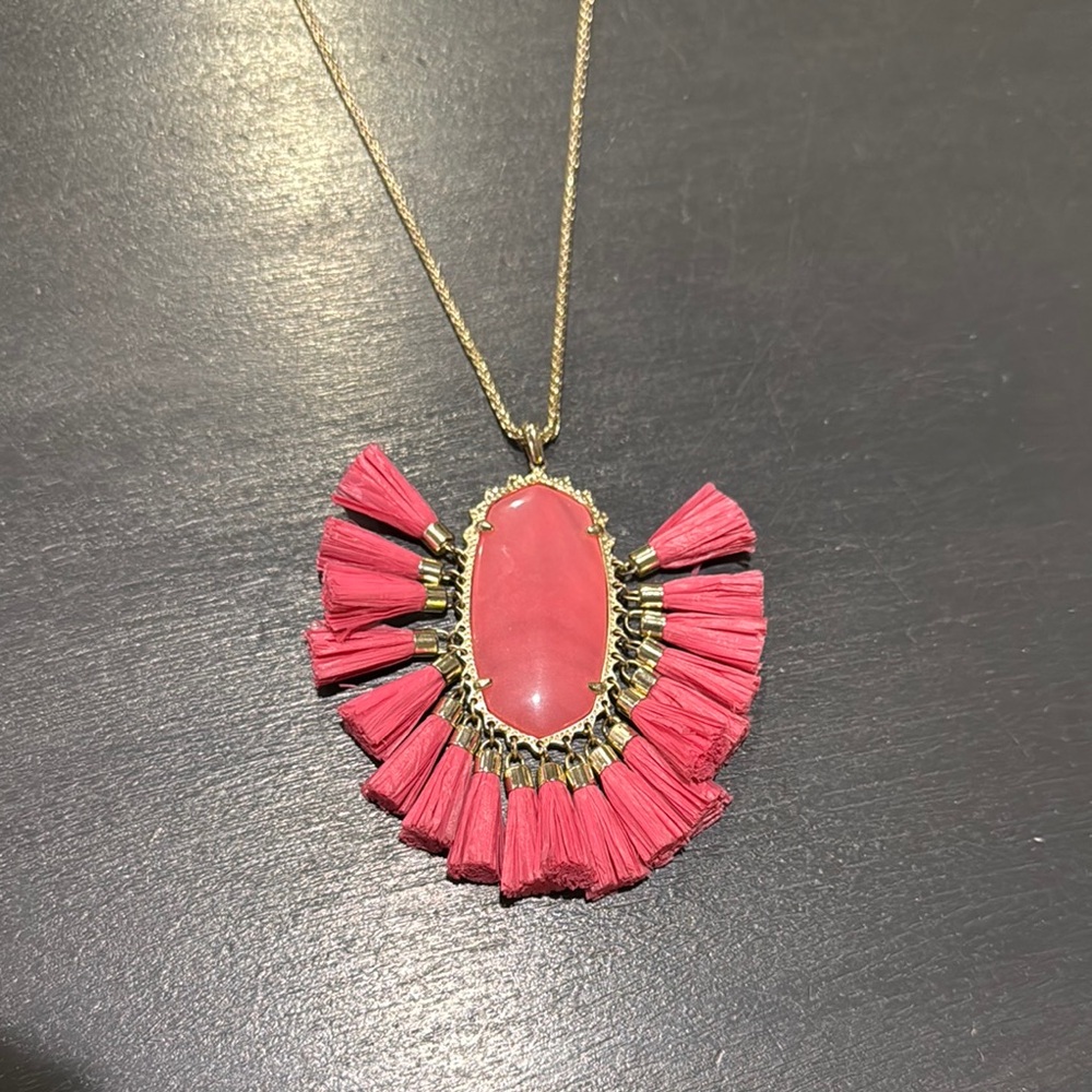 Kendra Scott Betsy Gold Long Pendant Necklace in Pink Agate
